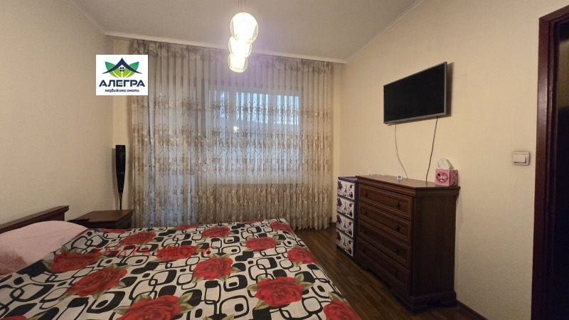 Продава 4-СТАЕН, гр. Пазарджик, Идеален център, снимка 4 - Апартаменти - 52482143