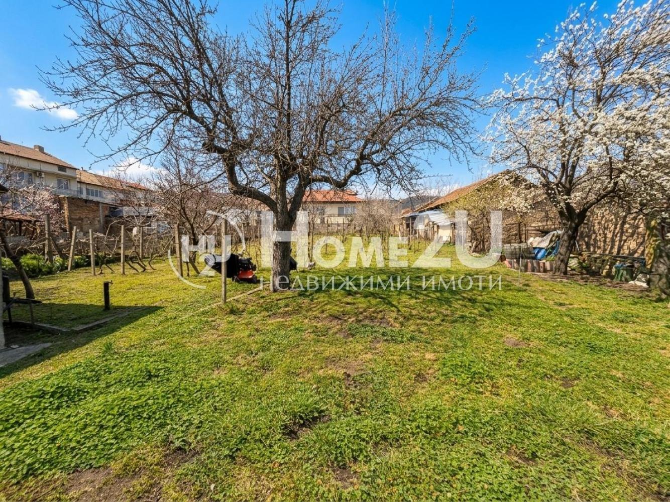 Продава КЪЩА, гр. Аксаково, област Варна