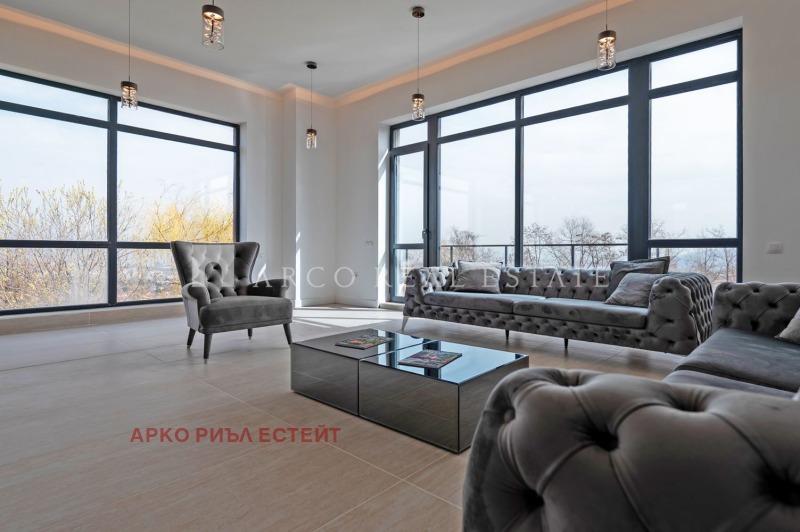 Till salu  Hus Sofia , v.z.Malinova dolina , 330 kvm | 30836652