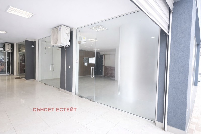 Продава МАГАЗИН в град Бургас, Меден рудник - зона В - 55 кв.м / 41 900 € » 81 949.28 лв., СЪНСЕТ ЕСТЕЙТ