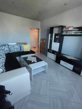 1 chambre Mladost 2, Varna