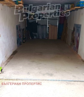 Garage Kolyu Ficheto, Veliko Tarnovo 3