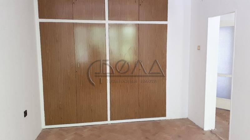 Продава  2-стаен град София , Банишора , 61 кв.м | 37200145 - изображение [2]