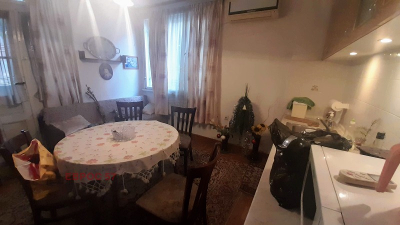 Te koop  Huis Plovdiv , Tsentar , 240 m² | 49689545 - afbeelding [13]