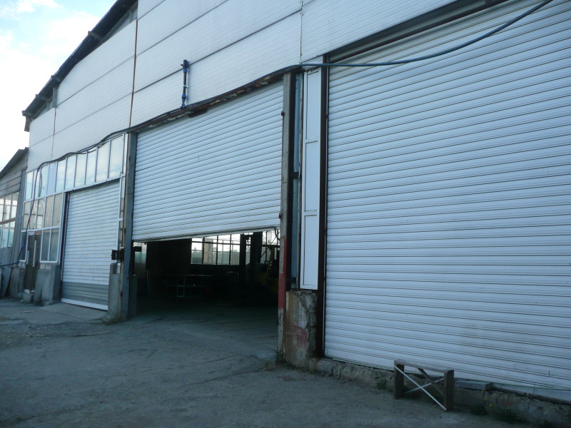 Eladó  Ipari épület Sofia , Jana , 2478 négyzetméter | 93383986