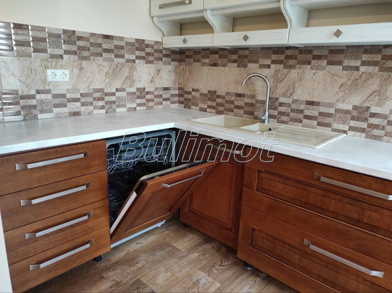 Продава 3-СТАЕН, гр. Варна, Бриз, снимка 2 - Апартаменти - 54558110