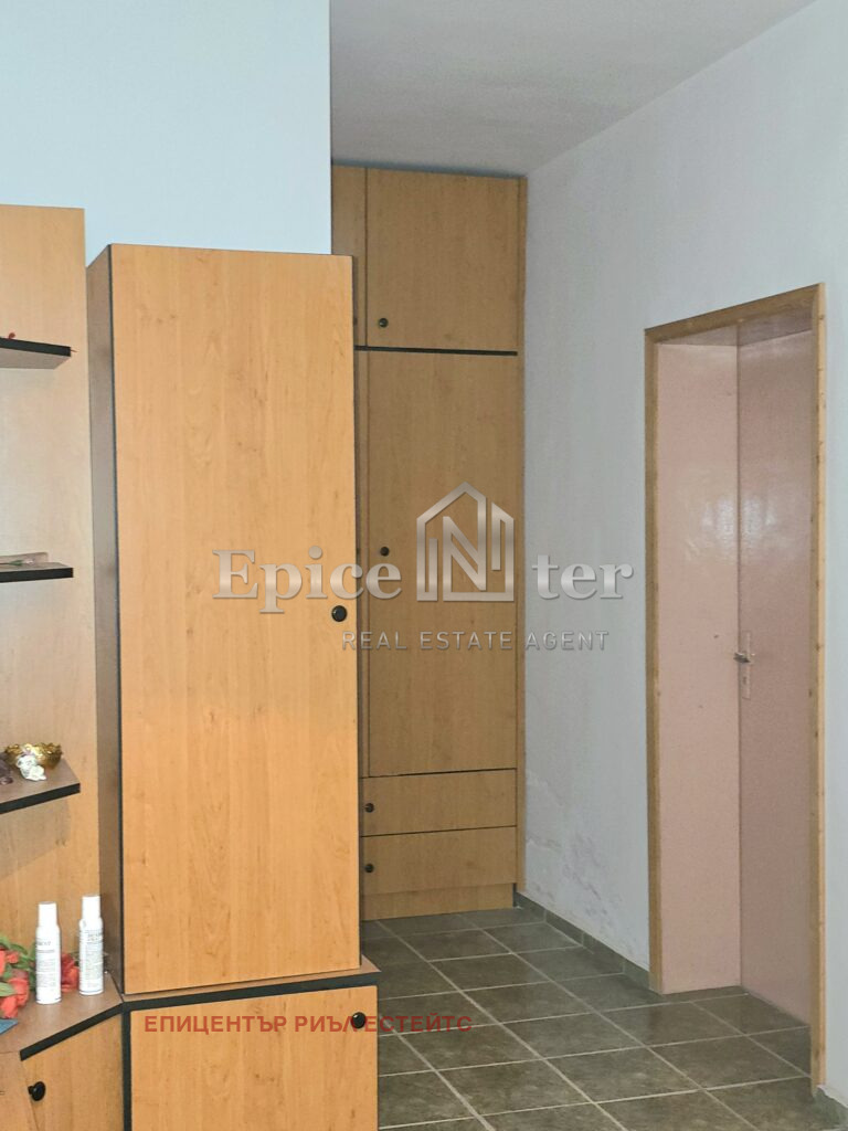 Продава ЕТАЖ ОТ КЪЩА, гр. Пловдив, Прослав, снимка 9 - Етаж от къща - 55299873