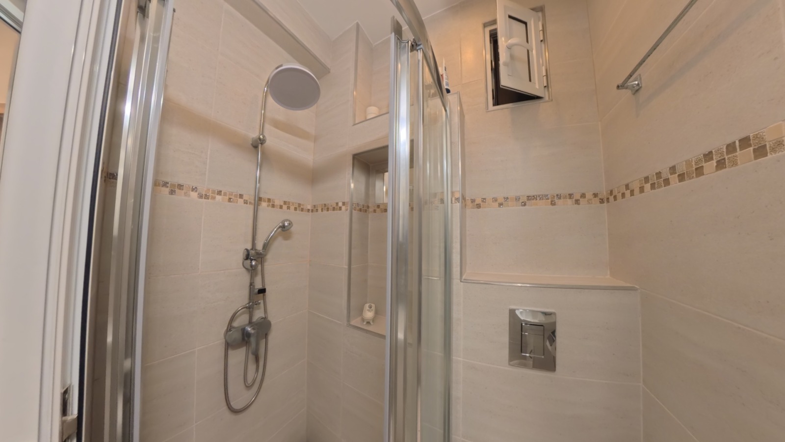 Продава 4-СТАЕН, гр. София, Център, снимка 6 - Апартаменти - 54513203