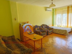 Продава 2-стаен град София Банишора - [1] 