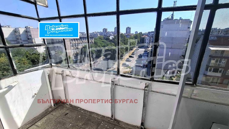 En venta  3 dormitorios Burgas , Vazrazhdane , 100 metros cuadrados | 28067448 - imagen [11]