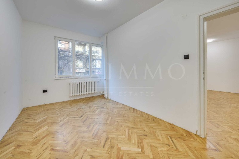 Продава 4-СТАЕН, гр. София, Център, снимка 4 - Апартаменти - 53166748