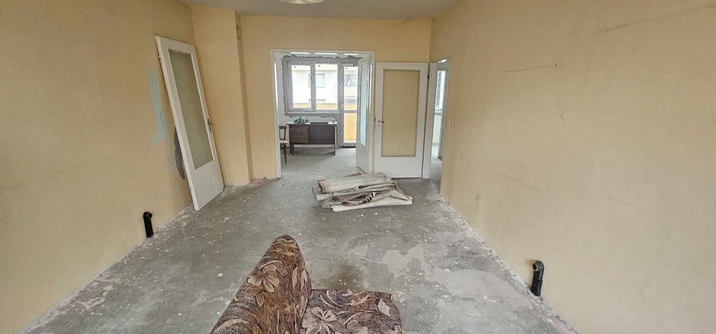 Продава МНОГОСТАЕН, гр. Кърджали, Възрожденци, снимка 2 - Апартаменти - 43558244