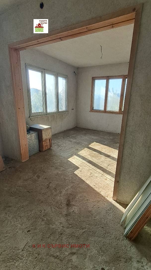 Продава КЪЩА, с. Иганово, област Пловдив, снимка 15 - Къщи - 52078444