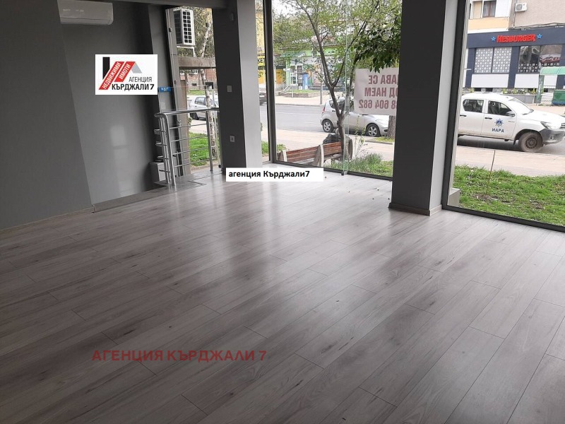 Na prodej  Prodejna Kardžali , Centar , 40 m2 | 19600567