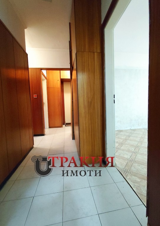 Продава МНОГОСТАЕН, гр. Стара Загора, Център, снимка 5 - Апартаменти - 56475150