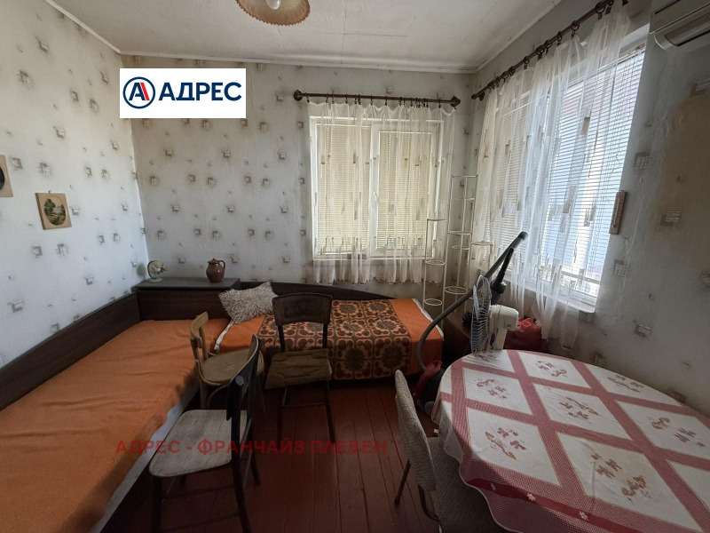 Продава ЕТАЖ ОТ КЪЩА, гр. Никопол, област Плевен, снимка 2 - Етаж от къща - 53148770