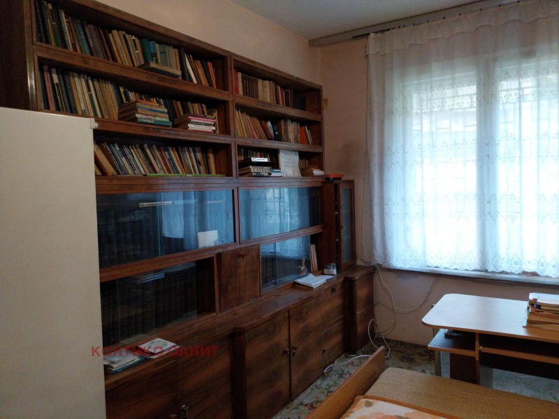 For Sale  2 bedroom Ruse , Tsentar , 87 sq.m | 67511819