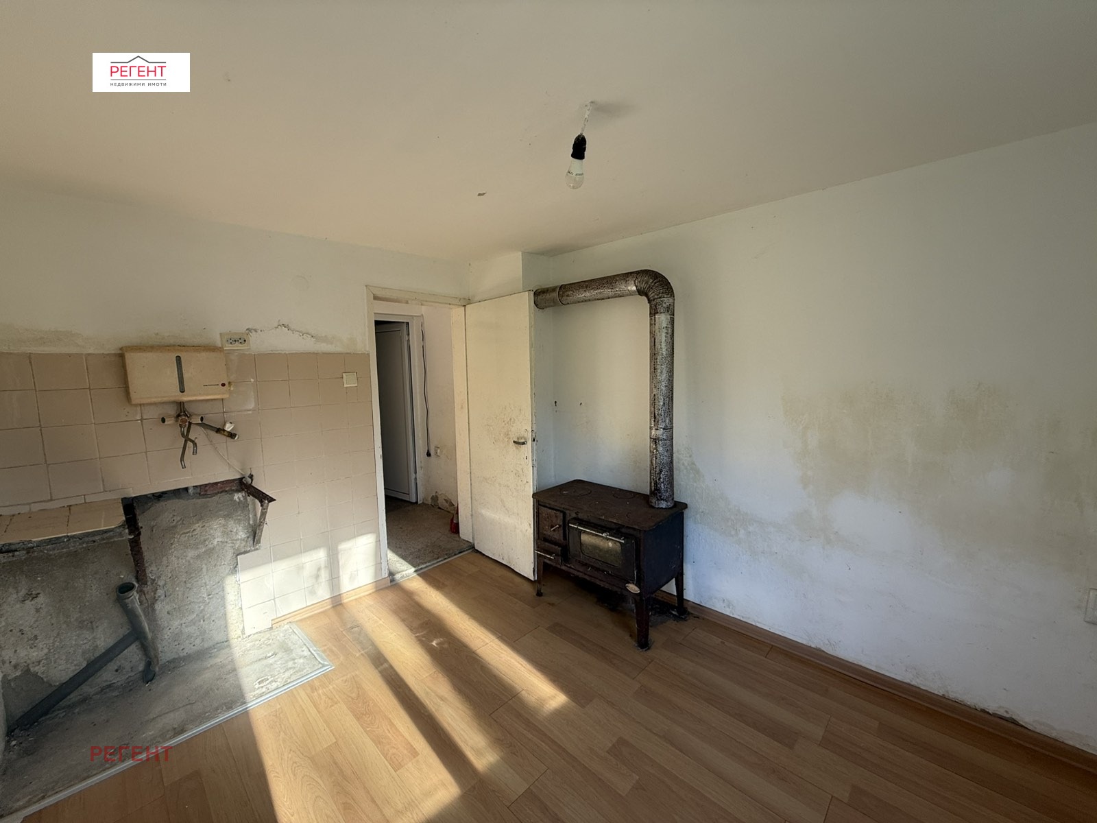 Продава КЪЩА, с. Новаковци, област Габрово, снимка 8 - Къщи - 50456091