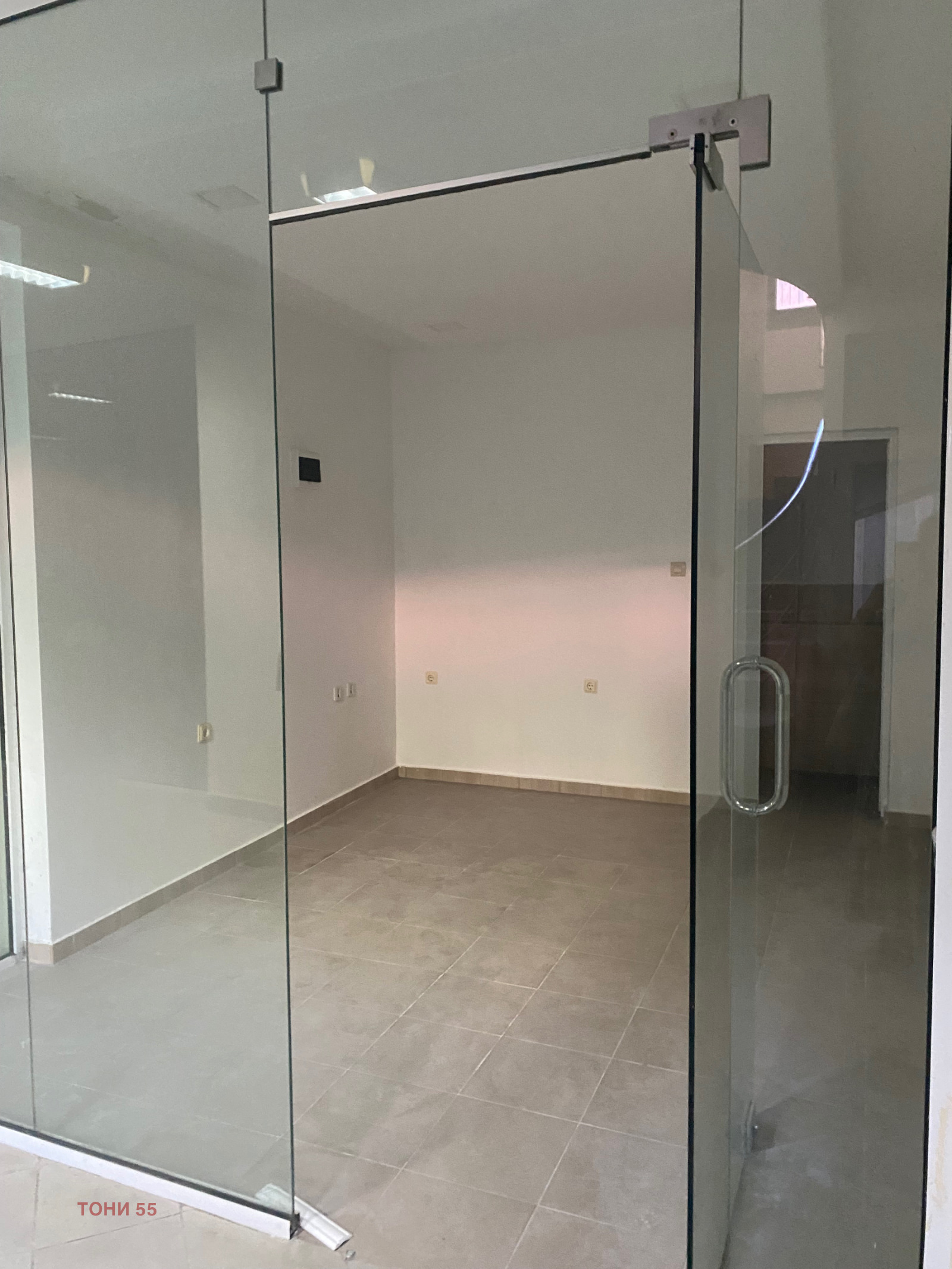 Продава МАГАЗИН, гр. Русе, Център, снимка 2 - Магазини - 51830880