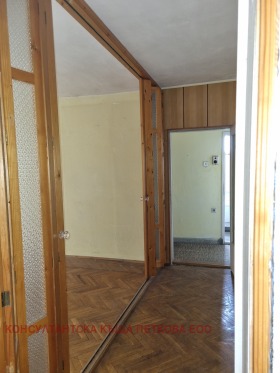 2 slaapkamers Mladost, Lovetsj 4