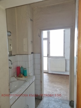 2 slaapkamers Mladost, Lovetsj 8