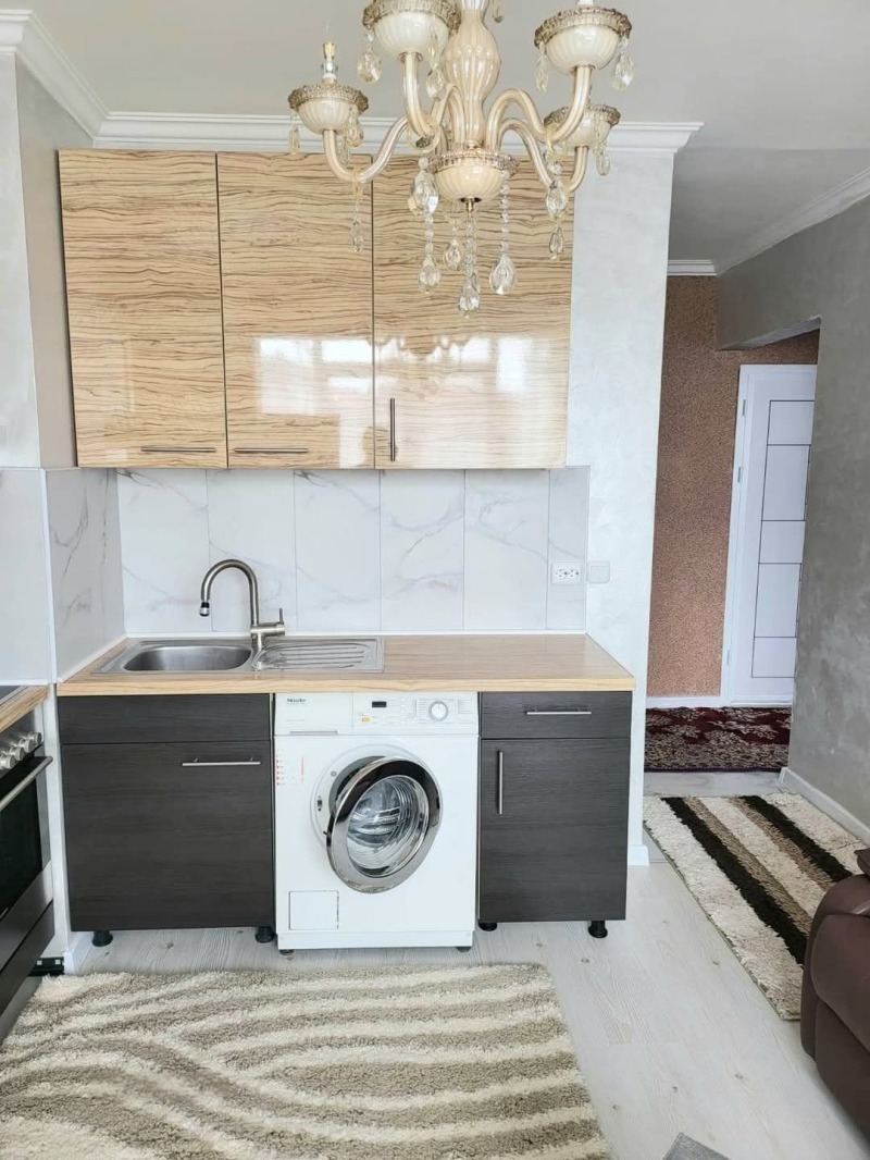 Продава 3-СТАЕН, гр. Шумен, Пазара, снимка 3 - Aпартаменти - 48977892