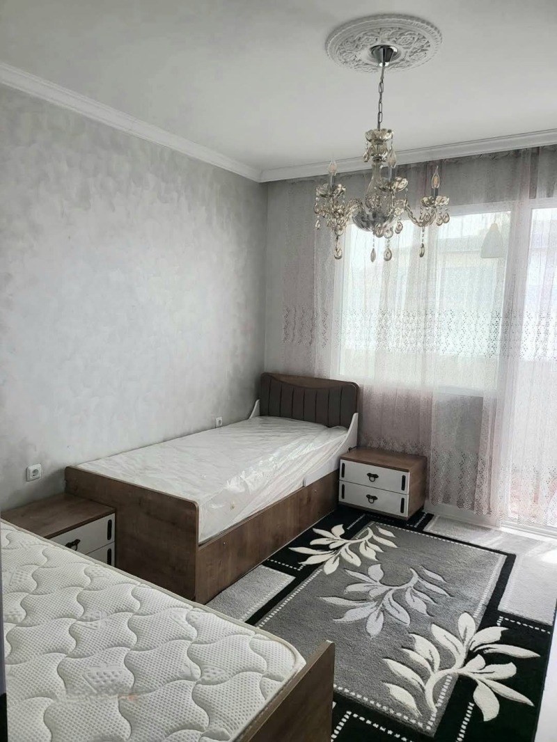 Продава 3-СТАЕН, гр. Шумен, Пазара, снимка 2 - Aпартаменти - 48977892