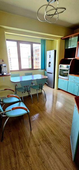 2 sypialnie Iztok, Pernik