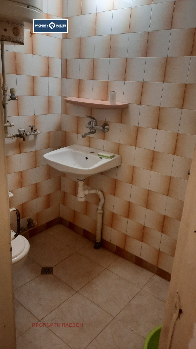 Продава  1-стаен град Плевен , Идеален център , 40 кв.м | 60534350 - изображение [15]
