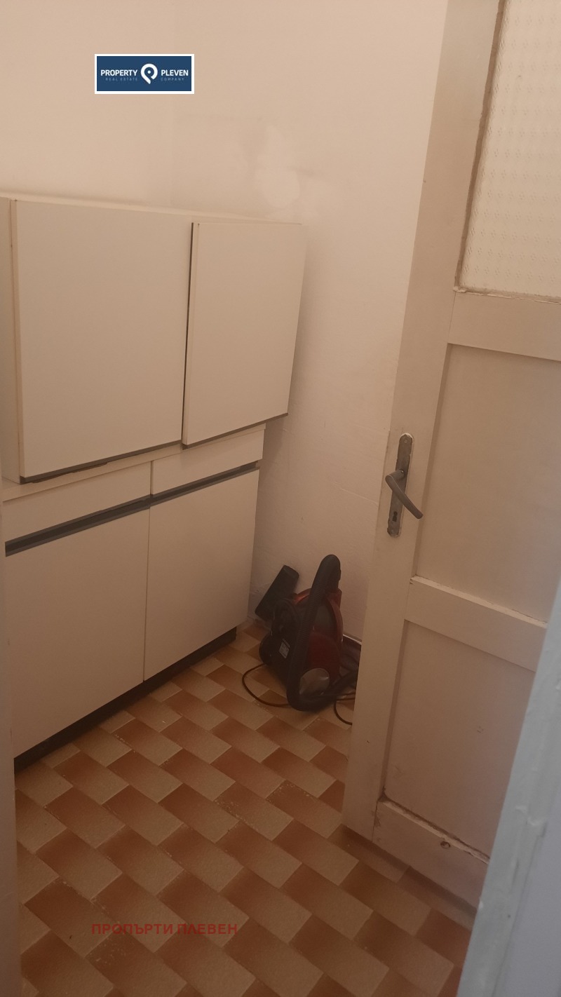 Продава  1-стаен град Плевен , Идеален център , 40 кв.м | 60534350 - изображение [10]