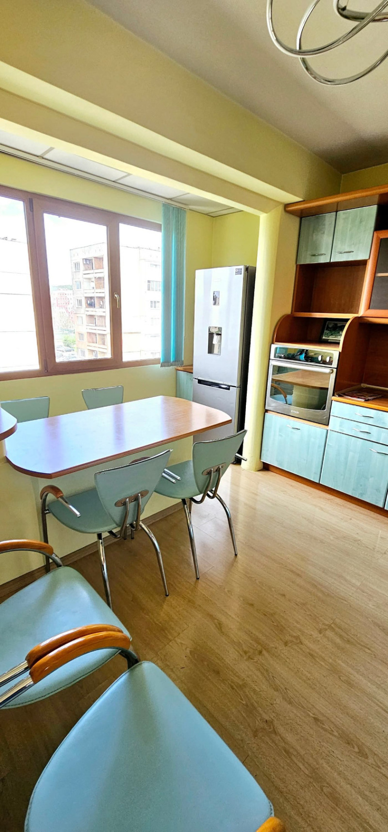 Na sprzedaż  2 sypialnie Pernik , Iztok , 90 mkw | 96283614 - obraz [2]