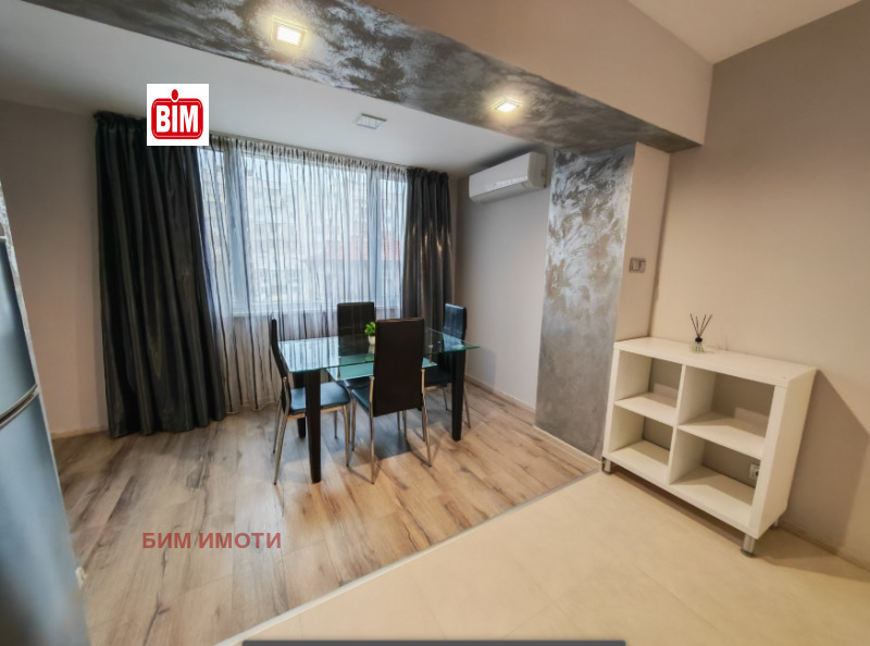 Продава 3-СТАЕН, гр. Пловдив, Кючук Париж