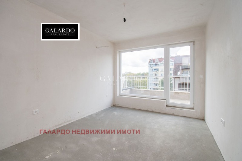 Продава 3-СТАЕН, гр. София, Център, снимка 2 - Aпартаменти - 48319045