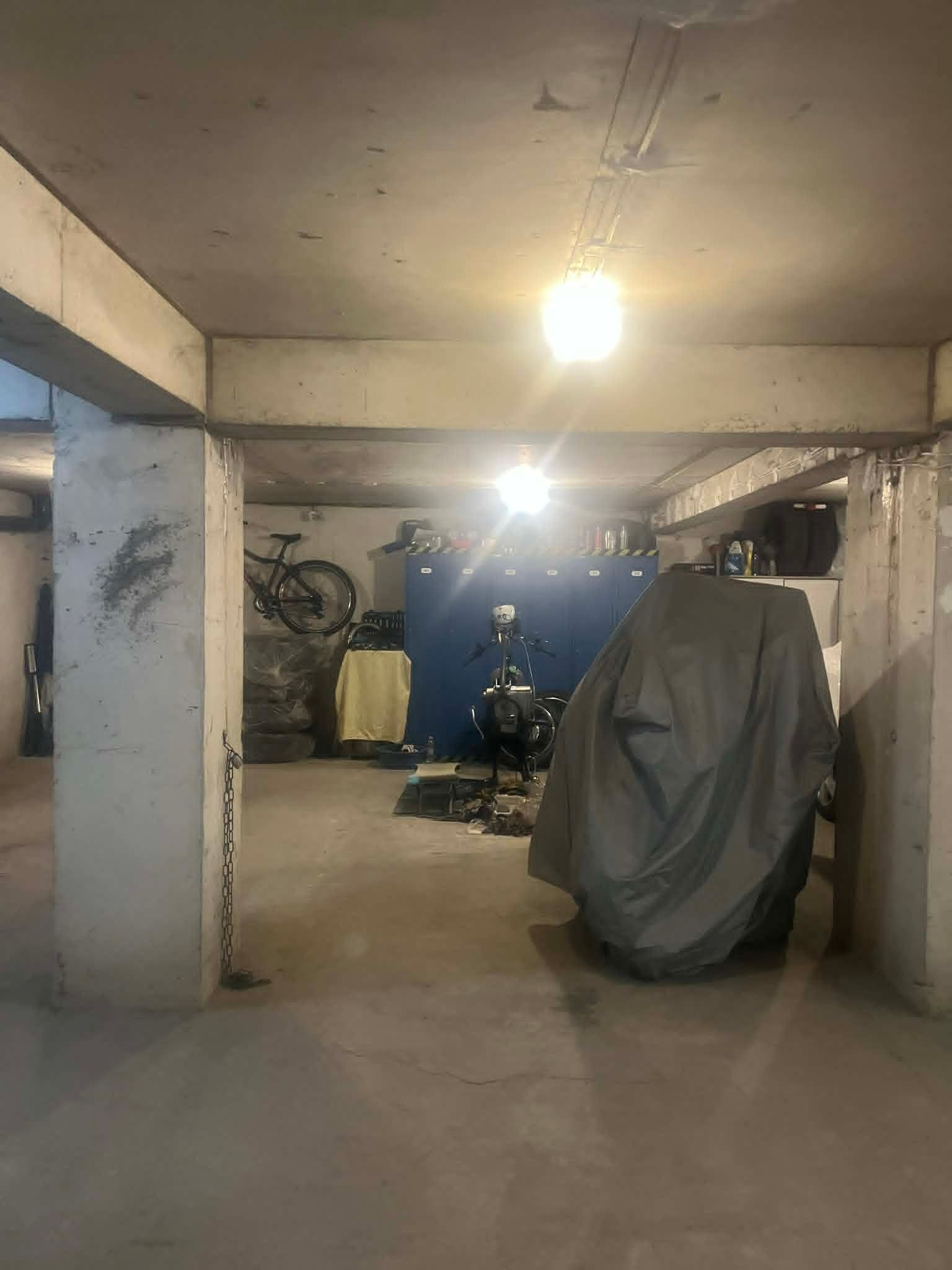 Продава ГАРАЖ, ПАРКОМЯСТО, гр. София, Център, снимка 2 - Гаражи и паркоместа - 54407503