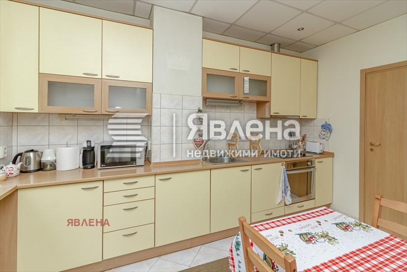 Продава 4-СТАЕН, гр. София, Център, снимка 4 - Aпартаменти - 49293127