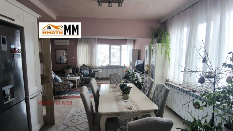 Продава МНОГОСТАЕН, гр. Пловдив, Прослав, снимка 3 - Апартаменти - 52941941