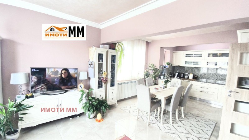 Продава МНОГОСТАЕН, гр. Пловдив, Прослав, снимка 2 - Апартаменти - 52941941