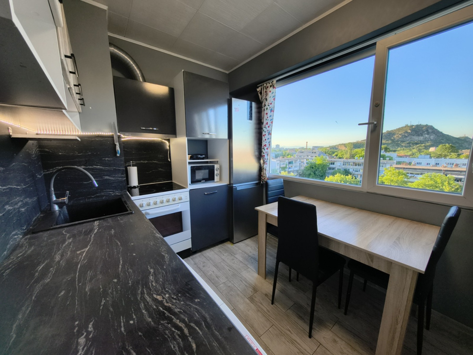Продава 2-СТАЕН, гр. Пловдив, Кючук Париж, снимка 2 - Апартаменти - 55120580
