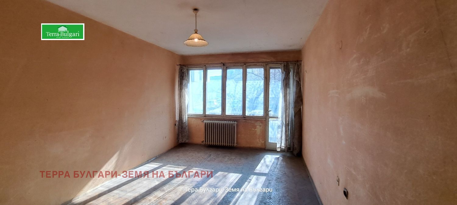 Продава 3-СТАЕН, гр. Перник, Рено, снимка 2 - Апартаменти - 53761946