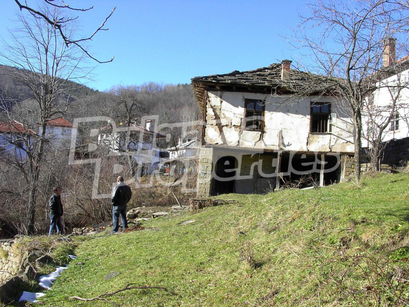 Продава КЪЩА в област Габрово, с. Кашенци - 80 кв.м / 9 300 € » 18 189.22 лв., БЪЛГЕРИАН ПРОПЕРТИС