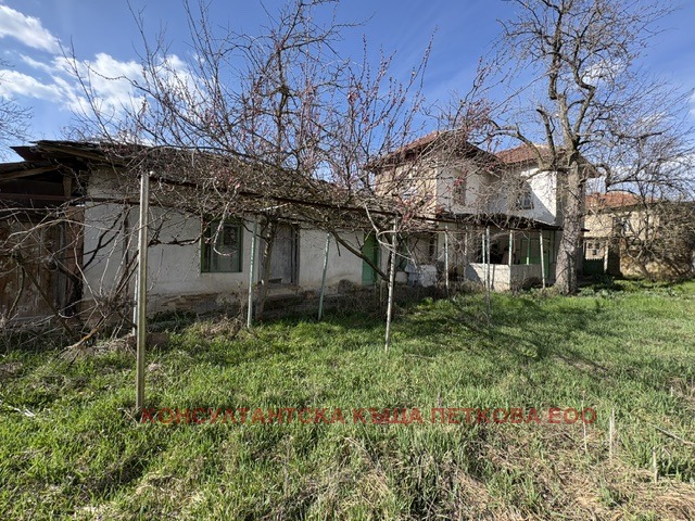 Продава КЪЩА, с. Малиново, област Ловеч, снимка 11 - Къщи - 54031324