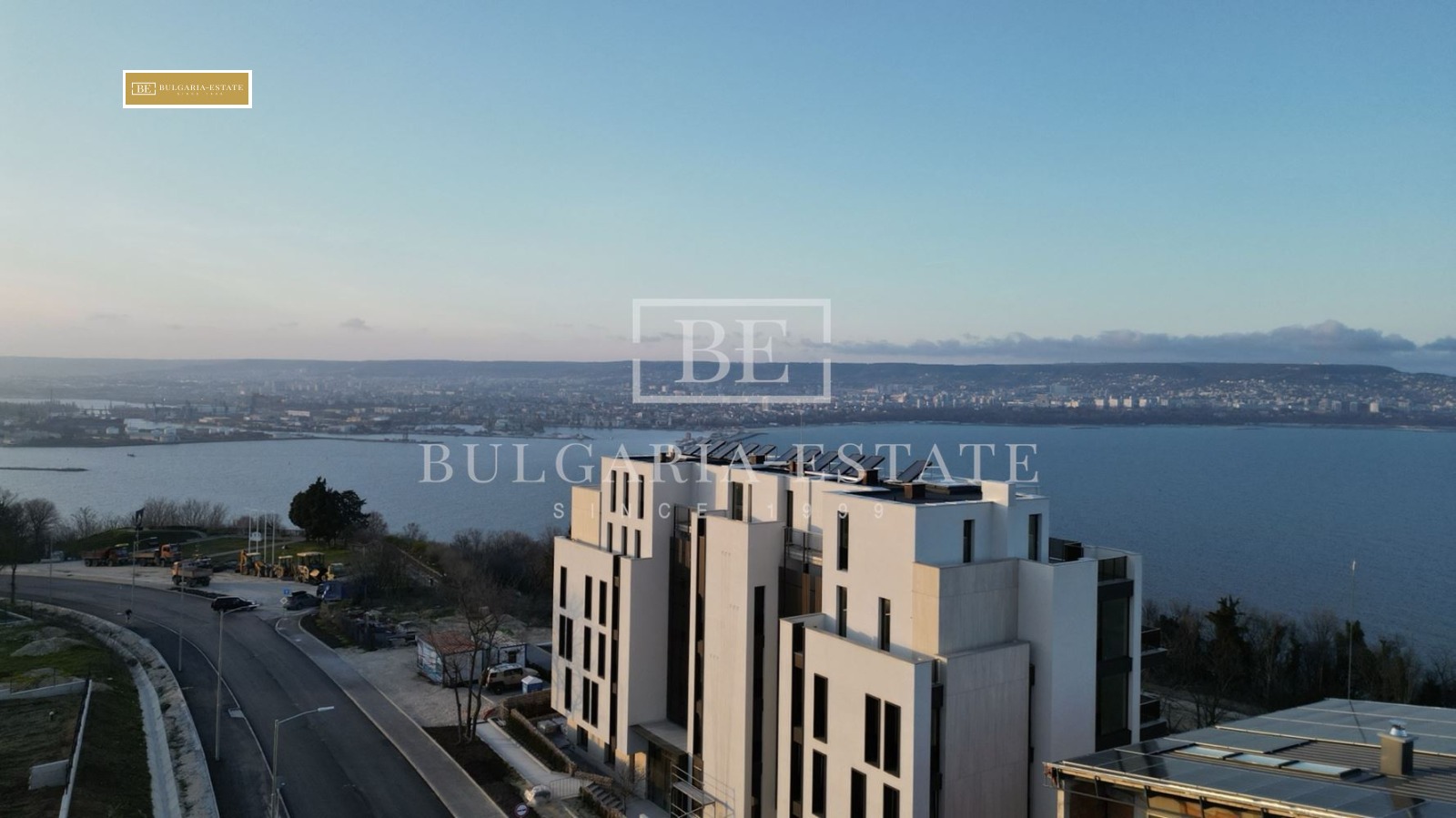 Продава МНОГОСТАЕН, гр. Варна, Галата, снимка 2 - Апартаменти - 54116875