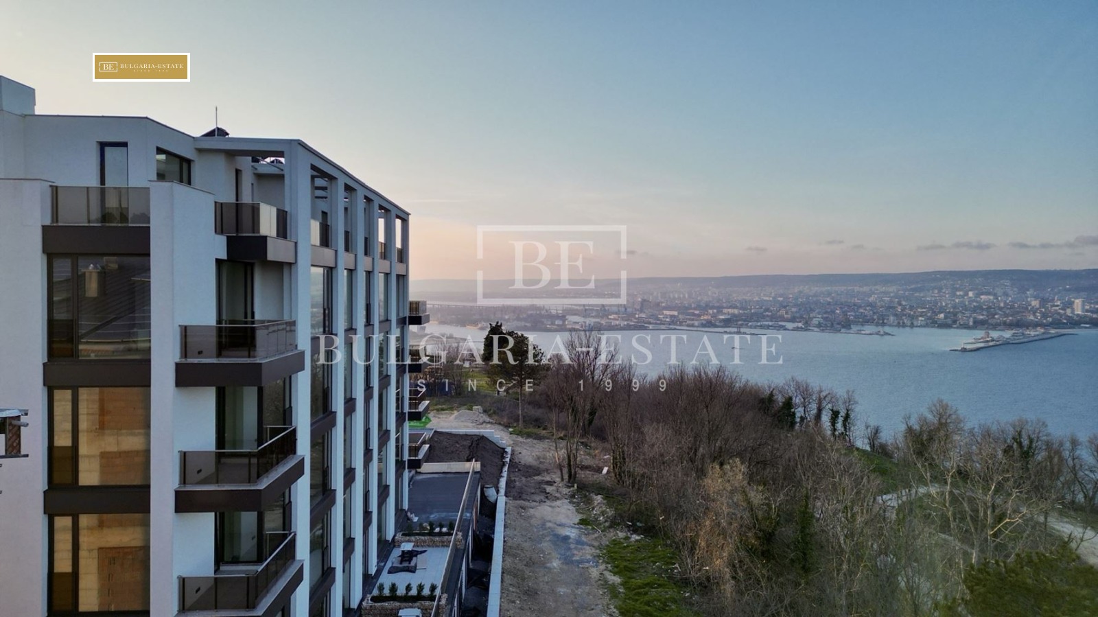 Продава МНОГОСТАЕН, гр. Варна, Галата, снимка 3 - Апартаменти - 54116875