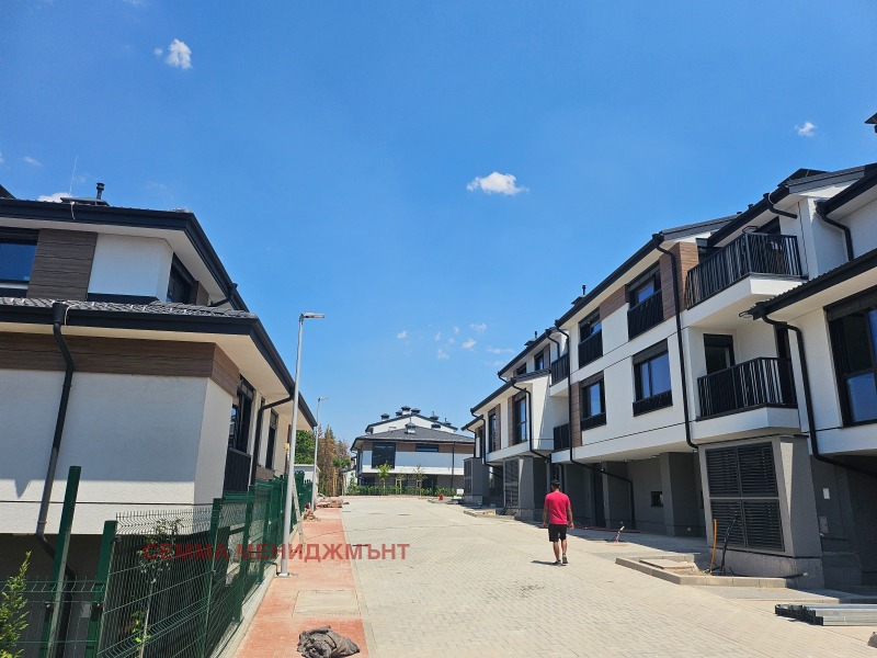 Till salu  Hus Sofia , m-t Kambanite , 275 kvm | 49964089 - bild [2]