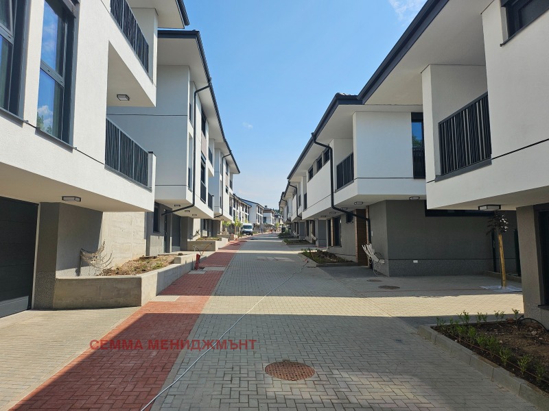 Till salu  Hus Sofia , m-t Kambanite , 275 kvm | 49964089 - bild [14]
