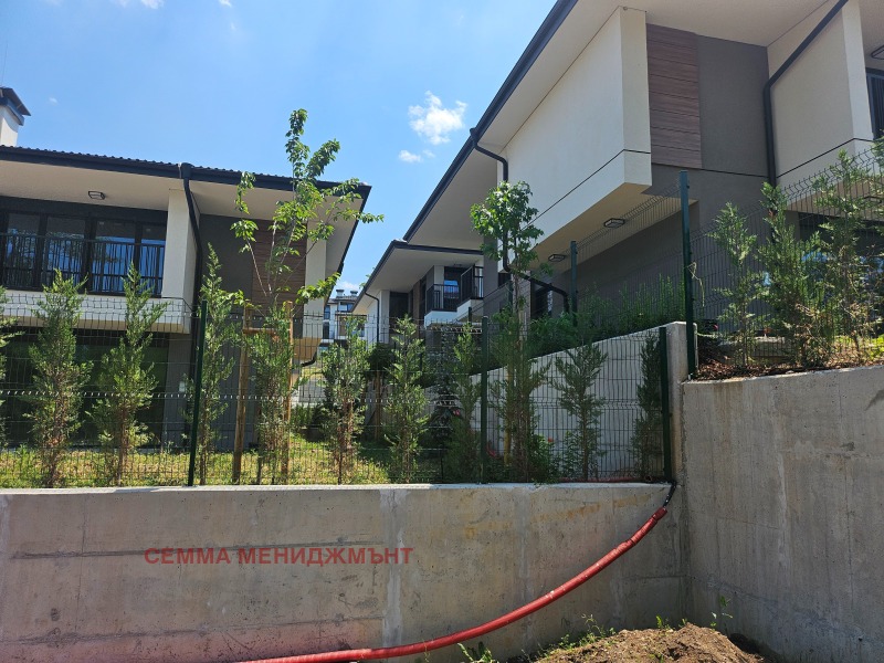 Till salu  Hus Sofia , m-t Kambanite , 275 kvm | 49964089 - bild [10]