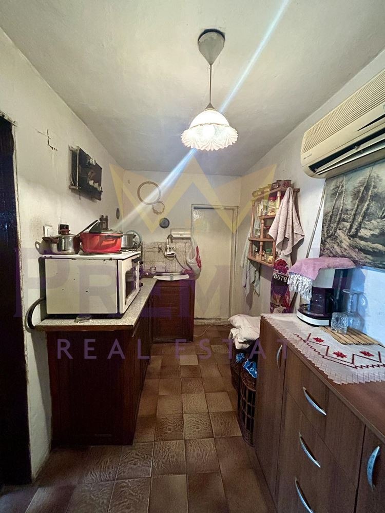 Продава КЪЩА, с. Безводица, област Добрич, снимка 8 - Къщи - 54363343