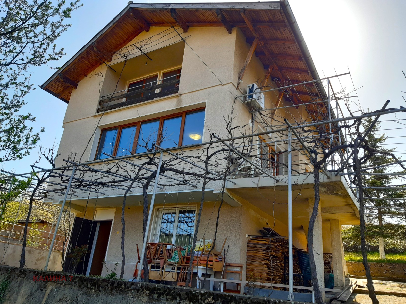 Продава КЪЩА, с. Градец, област София област