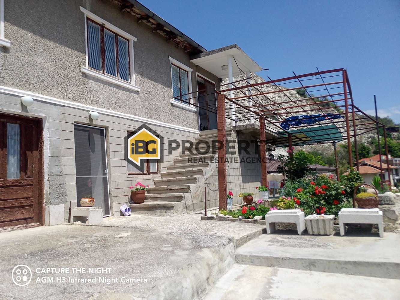 Продава КЪЩА, гр. Балчик, област Добрич, снимка 2 - Къщи - 55587813