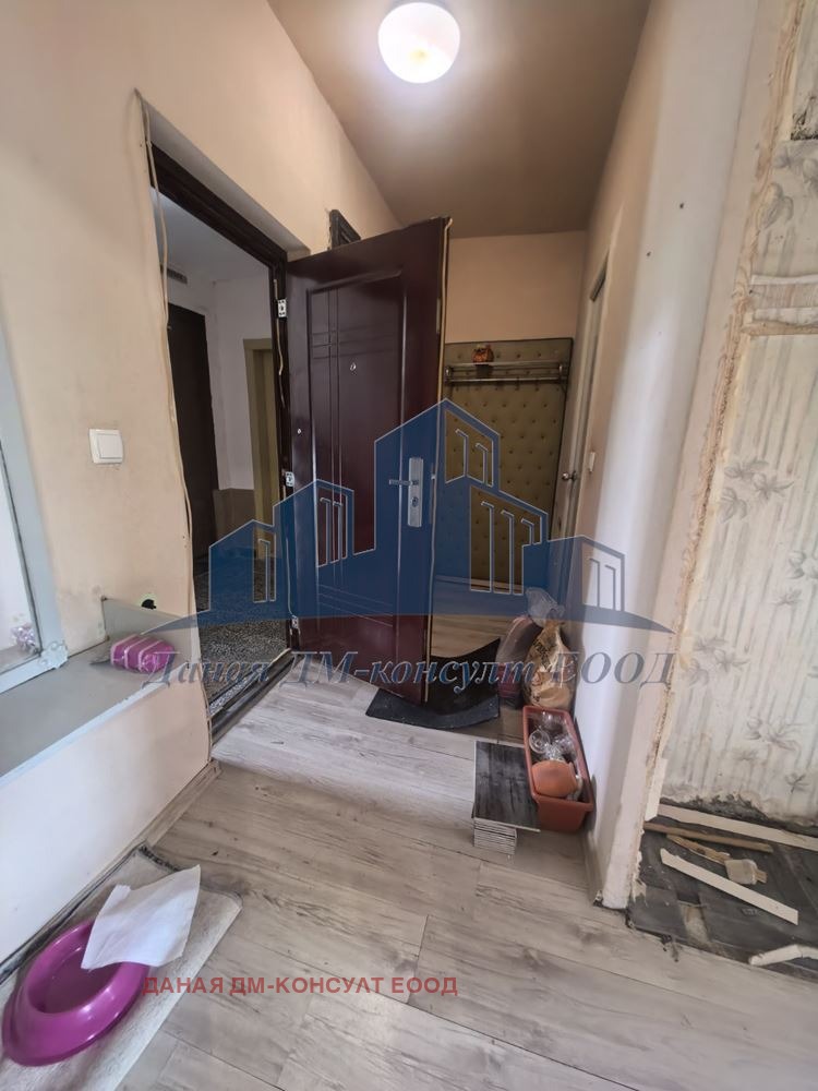 Продава 2-СТАЕН, гр. Шумен, Добруджански, снимка 2 - Апартаменти - 55912663